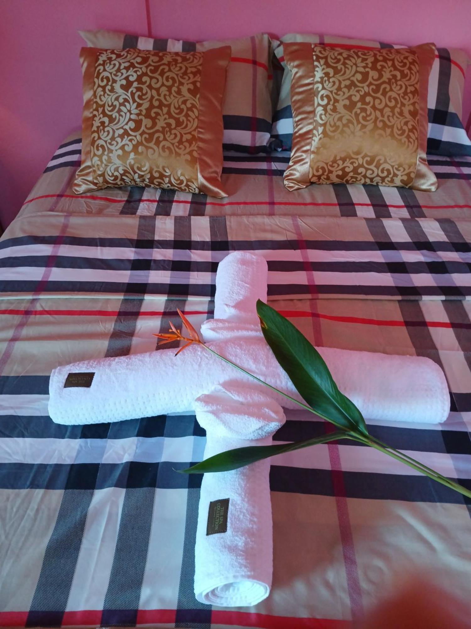 Natrue'S Haven Bed & Breakfast Marigot Екстериор снимка